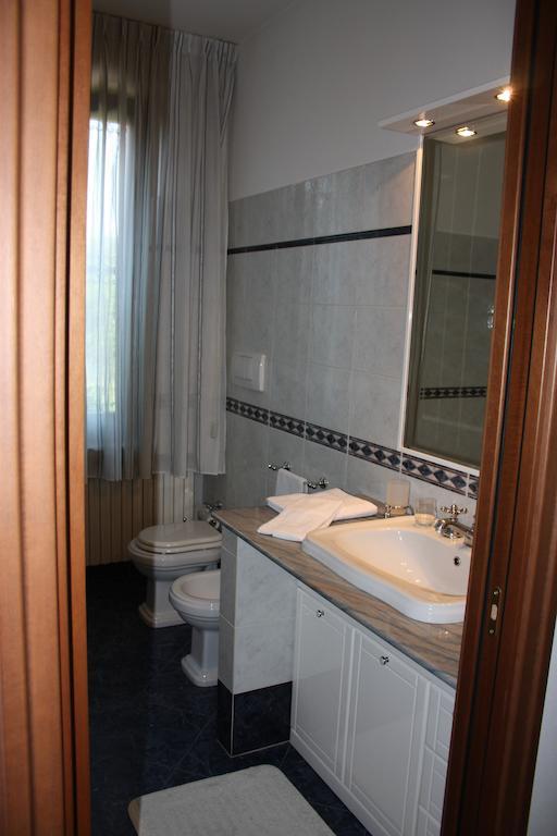 La Ca' Nova Apartman Lurago dʼErba Szoba fotó